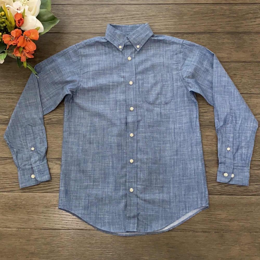 Class Club 10/12 dress shirt on a denim color